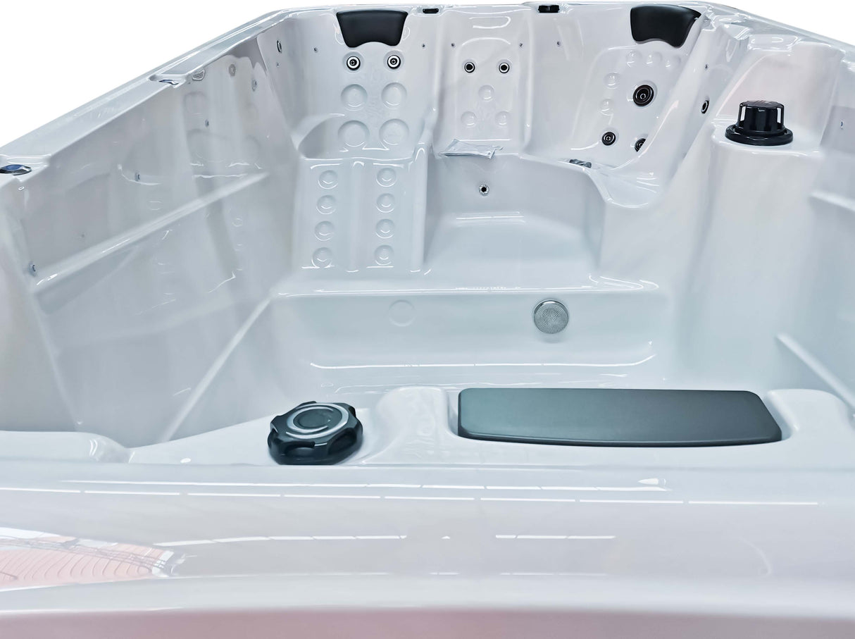 Petra Plunge Spa Pool