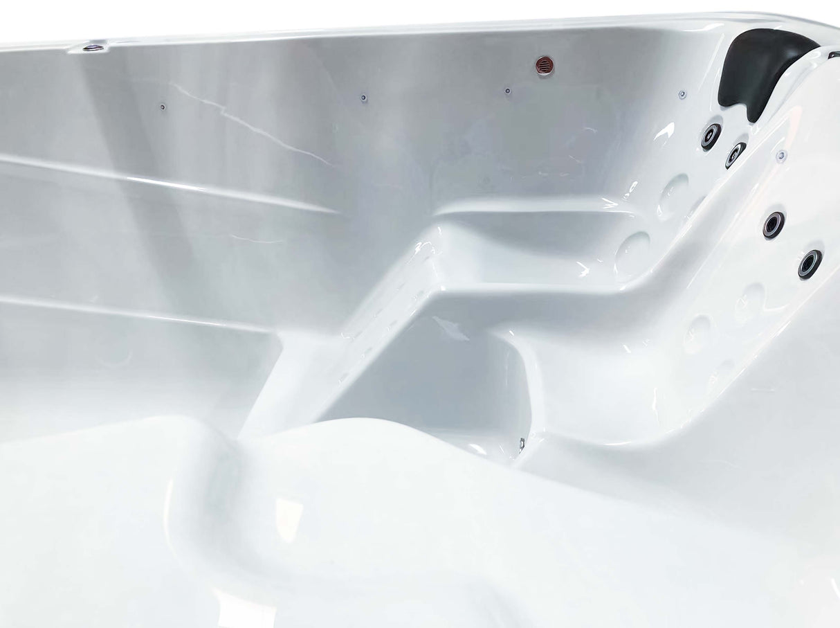 Petra Plunge Spa Pool